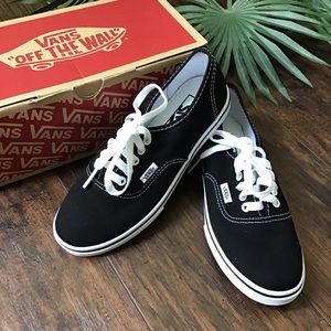New in Box VANS AUTHENTIC LO PRO